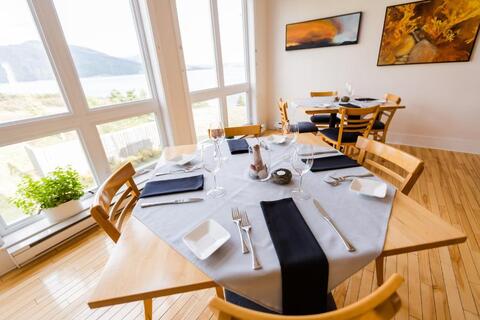 ontbijt/dinertafel Neddies Harbour Inn