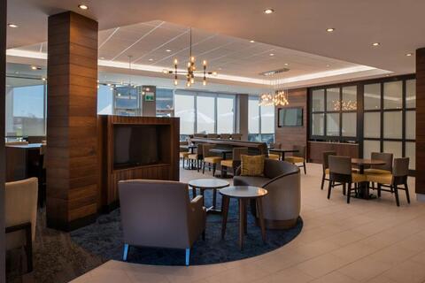 lobby TownePlace Suites by Marriott Saskatoon