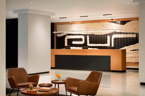 Hotel PUR Quebec lobby