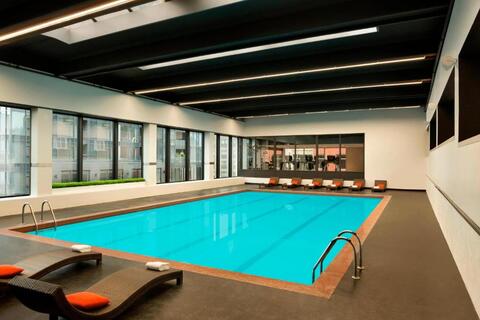 Hotel PUR Quebec zwembad