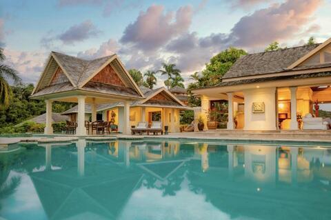 Deluve villa in Silent Waters Villa