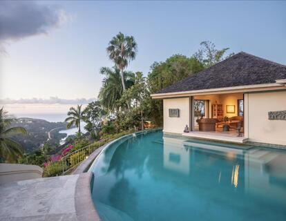 villa met zwembad en uitzicht Silent Waters Villa