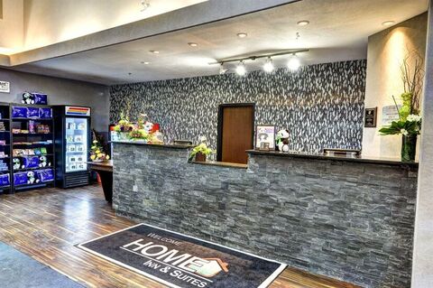 check in balie Home Inn and Suites Regina Airport