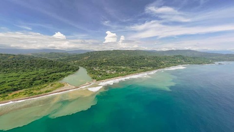 Luchtfoto Dominical Costa Rica