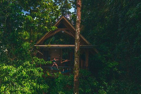 Yoga in de ochtend in casita in het Amor Arenal hotel