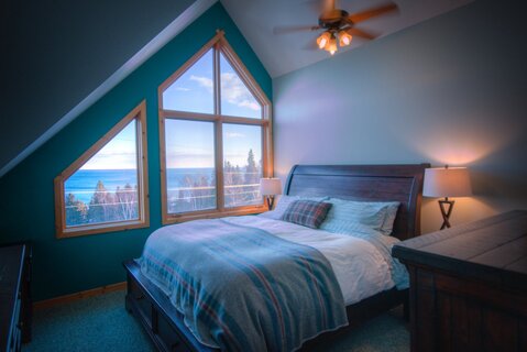 Lakeview Chalet Bedroom