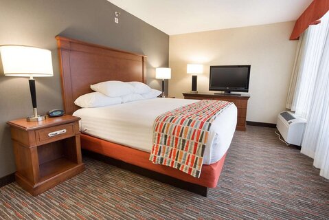 Nks Two Room Suite Guestroom Drury Inn