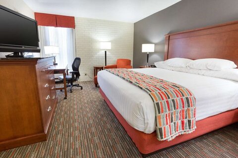 Nkx Deluxe King Guestroom Drury Inn