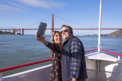 Photos VAP Red And White Fleet Jenny And Travis Selfie In Front Of Bridge 2