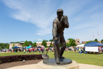 Mississippi Elvis statue Tupelo