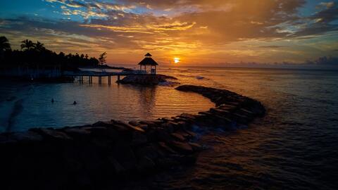 Kingston, Jamaica, Tropical Island Paradise