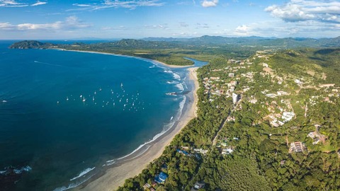 panoramisch uitzicht op het strand van Tamarindo en Playa Grande