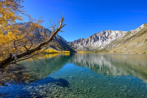 Autumn at Convict Lake, Mammoth Lakes, California, USA.