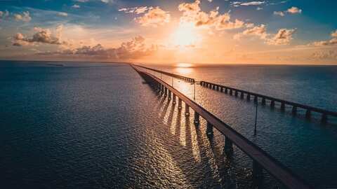 7 mile bridge in sunset in Marathon Key west Florida