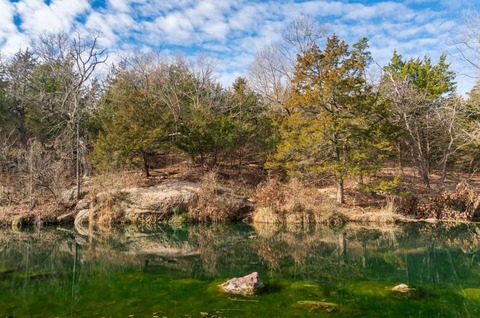De Travertine Creek in het Chickasaw National Recreation Area in Sulphur, Oklahoma