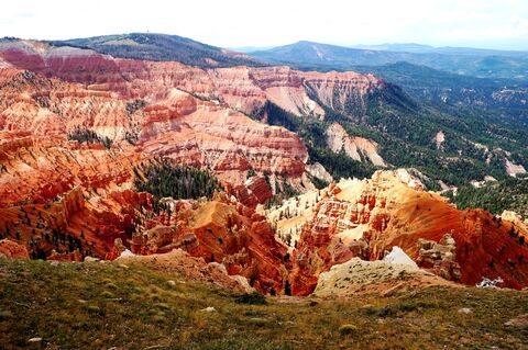 The Cedar Breaks National Monument park and canyon vlakbij Brian Head, Utah