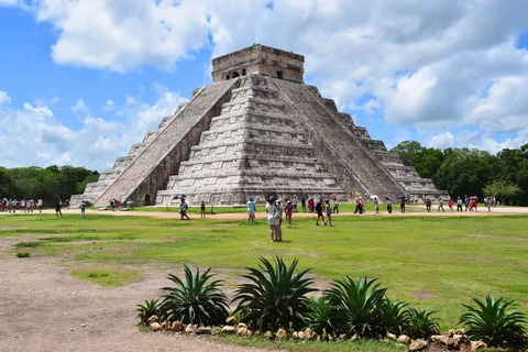 El Castillo bij de Chichen Itza