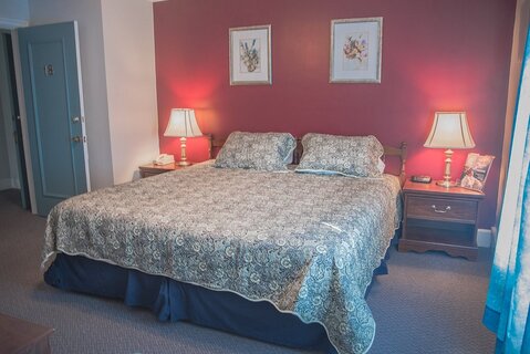 Standard King Bed Room