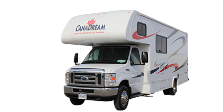 Studiofoto van een witte CanaDream camper met opvallend rood en blauw logo schuin van voren tegen een witte achtergrond