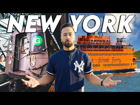 Videominiatuur met een metrotrein en de oranje Staten Island Ferry naast een presentator met de tekst New York