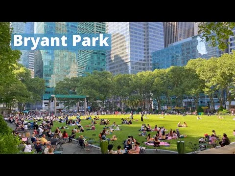 Videothumbnail met de tekst Bryant Park over een zonnig grasveld vol bezoekers omringd door wolkenkrabbers