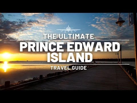 Thumbnail van een reisvideo met een houten steiger bij zonsondergang aan het water op Prince Edward Island